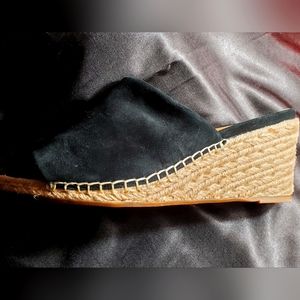 Vionic size 11 Kadyn black suede open toe mid heeled espadrille wedge mule